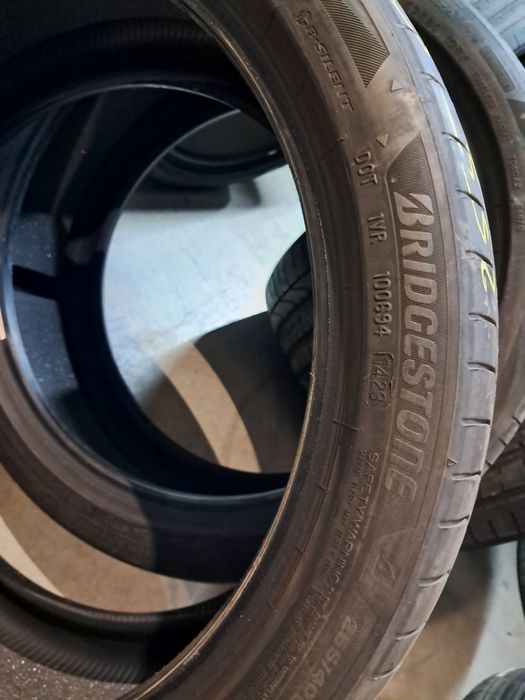 Anvelope second vara 255 40 R21 Bridgestone * 2023