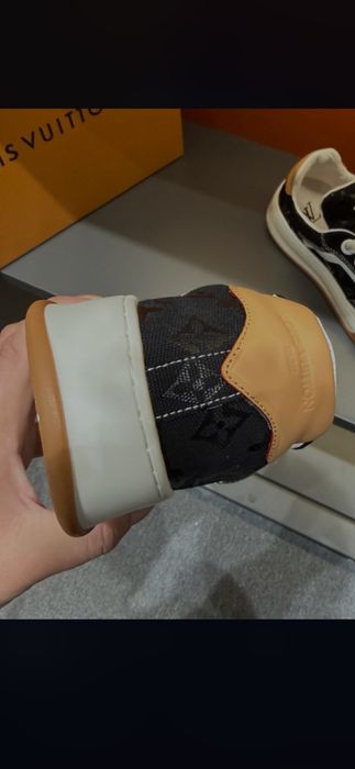 Pantofi sport Louis Vuitton, model 2026