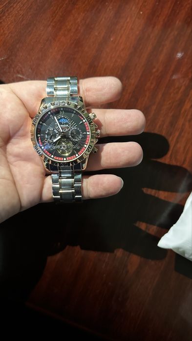 Механические часы POEDAGAR