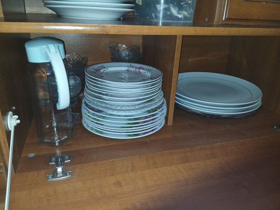 Гостиный сервант