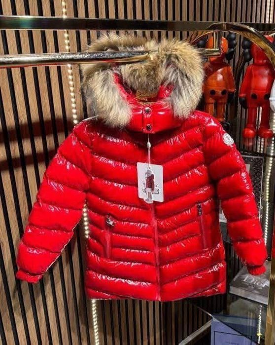 Geaca Moncler rosie unisex
