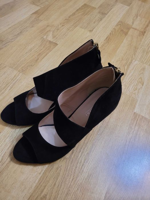 Vand sandale elegante