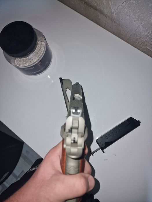 Airsoft пистолет Cybergun COLT 1911  1.2J Бартер за музикален инстр.