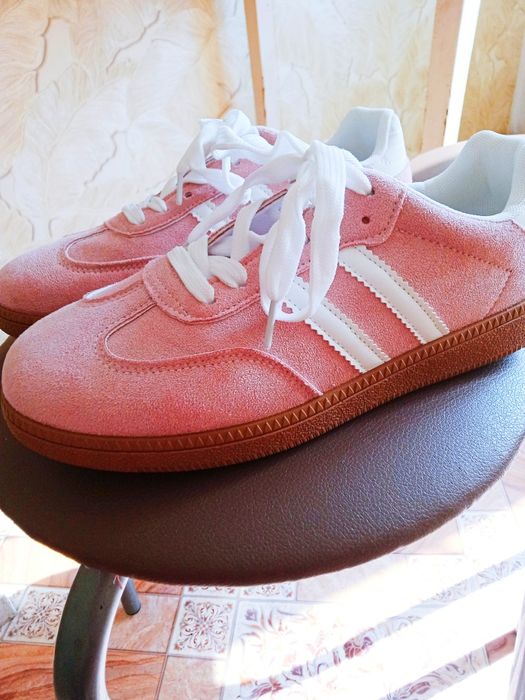 Продам Кроссовки Adidas