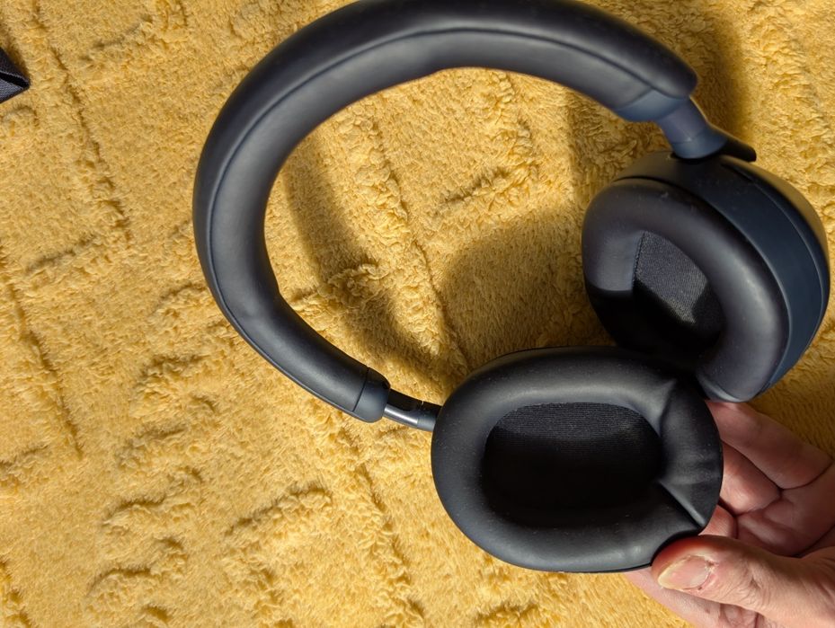 Слушалки Sony WH-1000XM5, много запазени