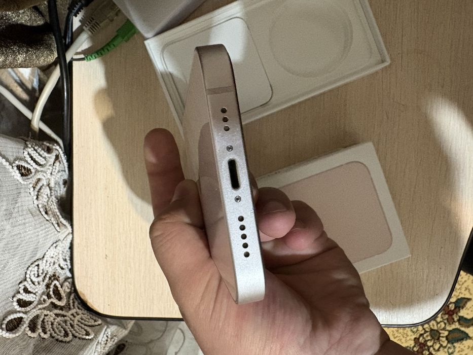 Продам iphone 13 128gb
