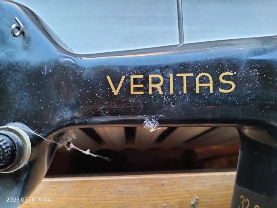 Швейная машина Веритас.
