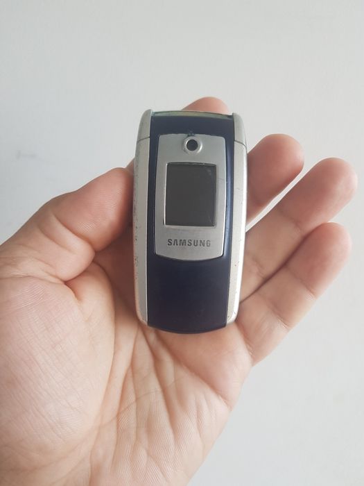 Samsung SGH E700 ретро модель