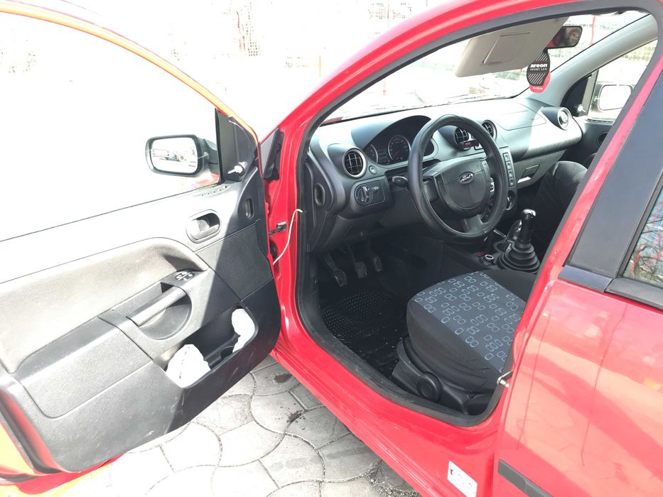 Vand Ford Fiesta 2004 1.3 bezina