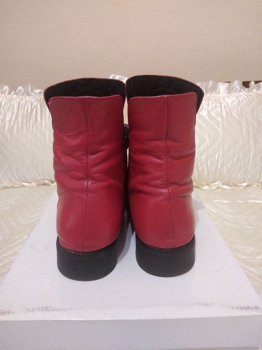 Дамски боти от естествена кожа