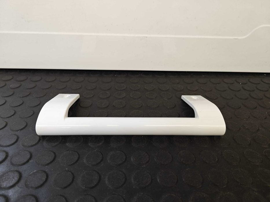 Maner frigider , combina frigorifica Beko Arctic , alb 21.5 cm intre gauri /C158