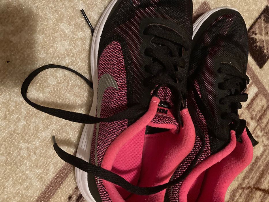 Маратонки найк 37.5 номер.