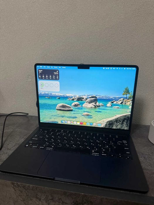 MacBook Air Midnight M4 14 / 16GB / 256GB — как новый, 8 циклов