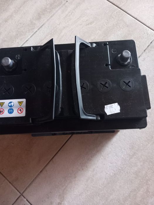 Vând baterie auto 72 Ah