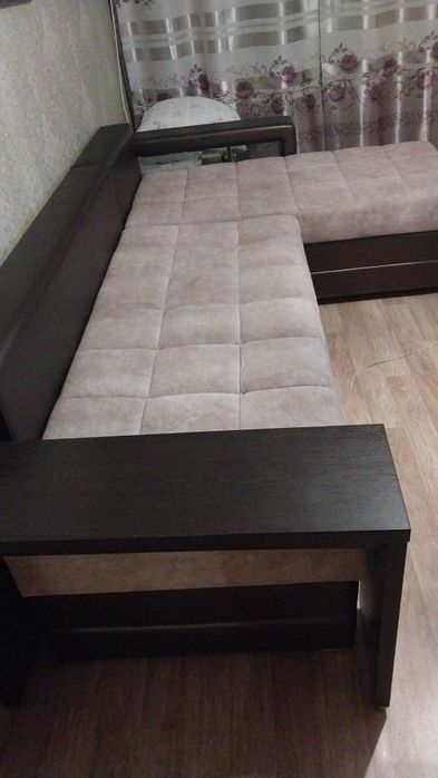 Диван угловой б/у