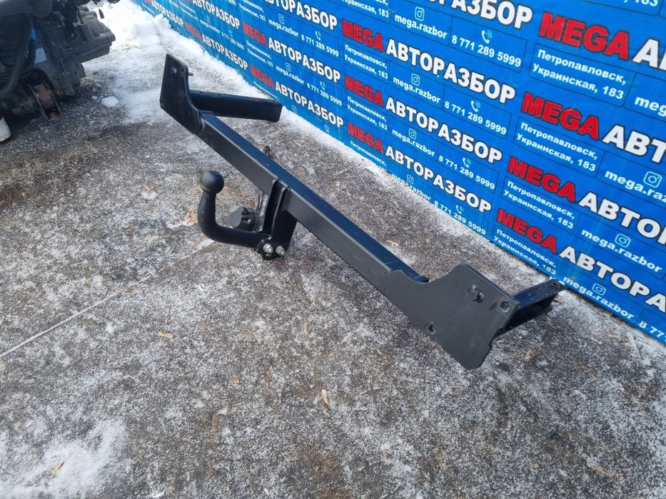 Фаркоп на Audi 100.