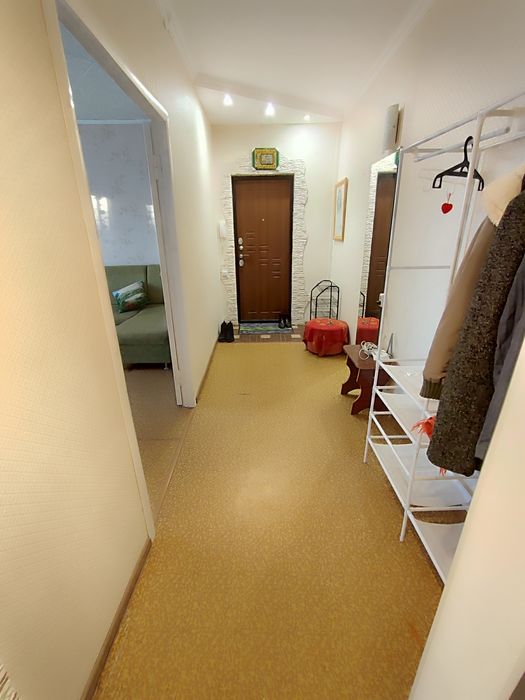 Продается 2-комн (9-45, 2 этаж)