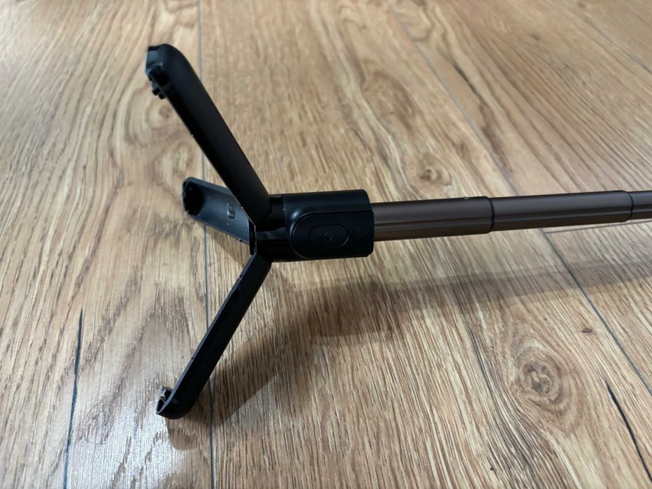 Selfie stick extensibil cu trepied compact, reglabil Nou