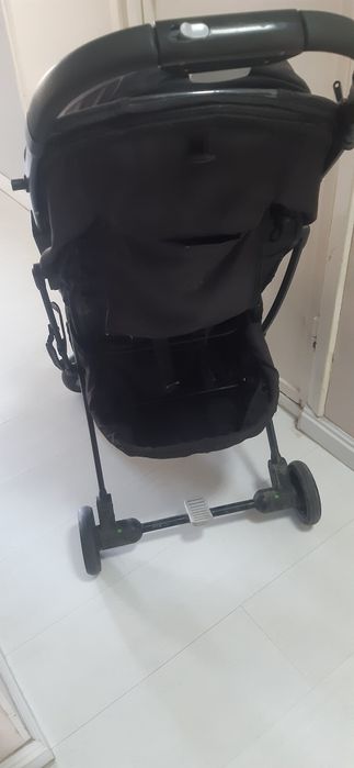 Коляска мстар чёрного цвета