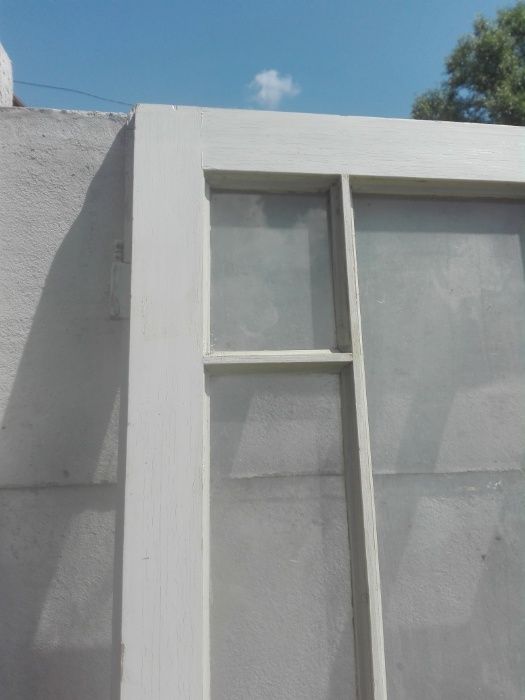 Usi din lemn pentru magazii