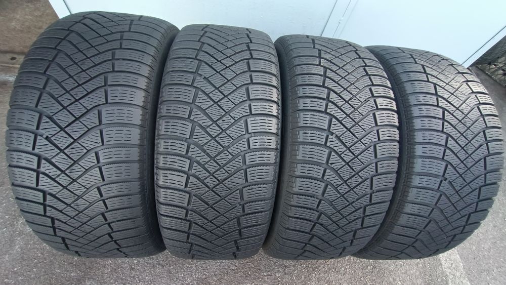 225/50/17 Pirelli