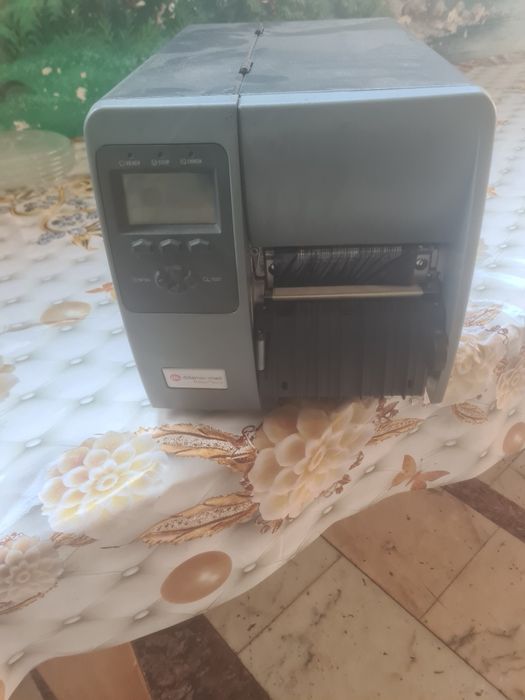 Vând imprimanta etichete