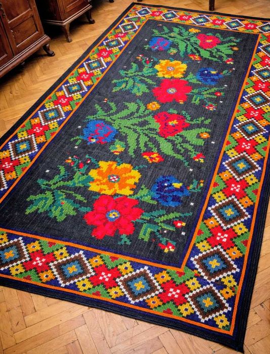 Covor românesc  (2.83m x 1.63m) cusut manual cu lana– piesă decor rară