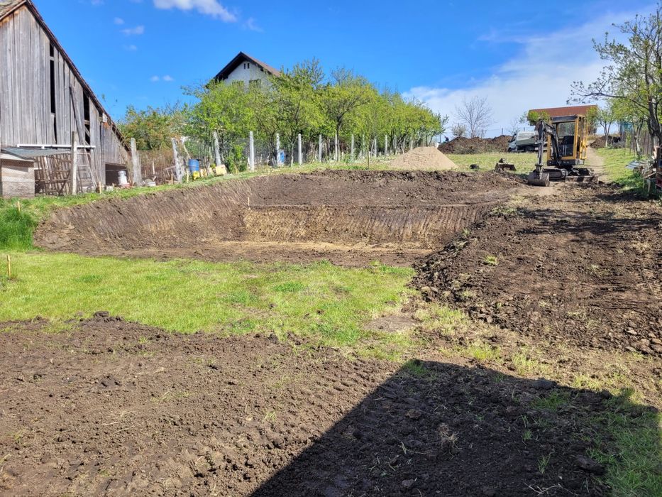 Miniexcavator demolari sapaturi fundatii decopertari nivelare teren evacuare moloz fose septice bransamente