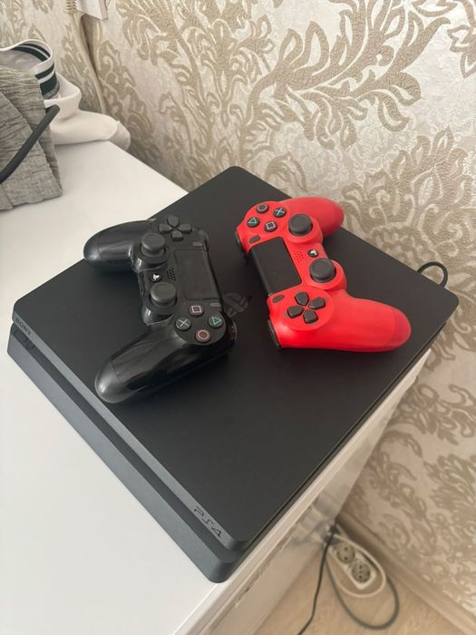PS4 Slim 500GB + 2 джойстика + GTA 5