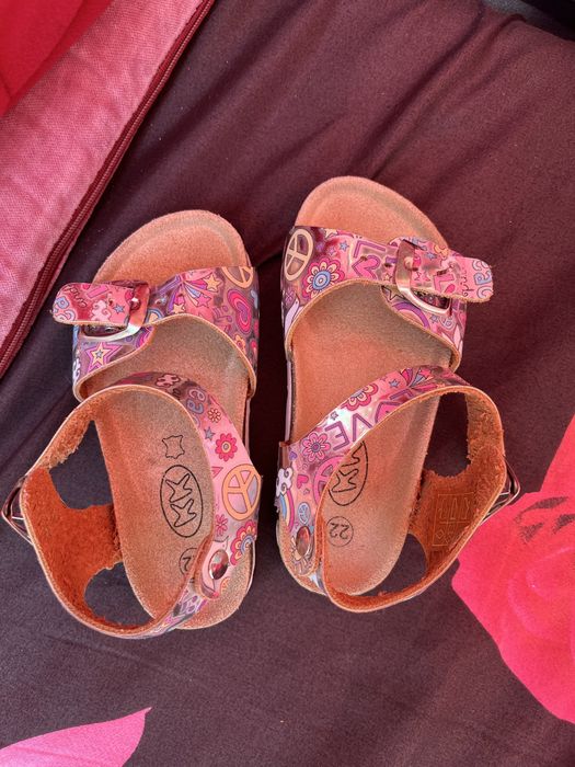 Сандалки и чехли