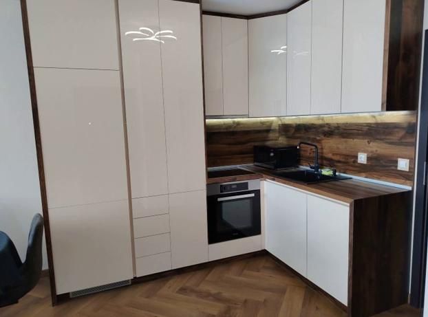Дава се под наем Тристаен апартамент в София, Връбница 1 - 89 кв.м за 850 € - Снимка #2