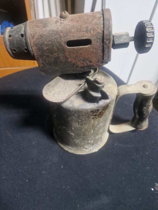 Lampa pe benzina vache