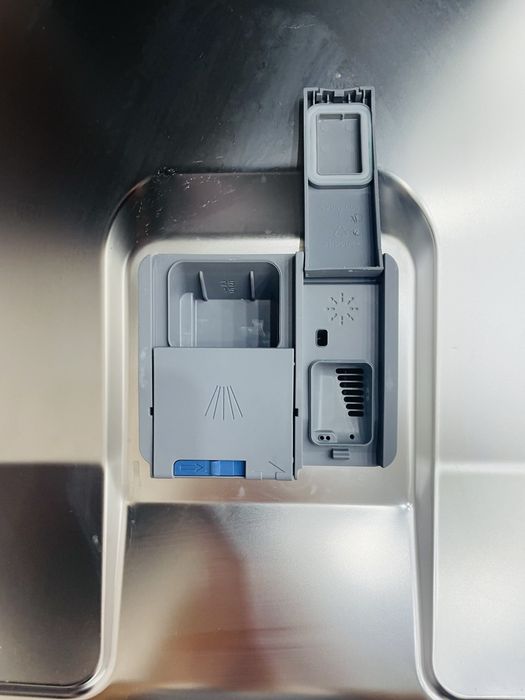 Продам б/у посудомоечную машину