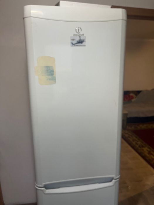 Холодильник INDESIT