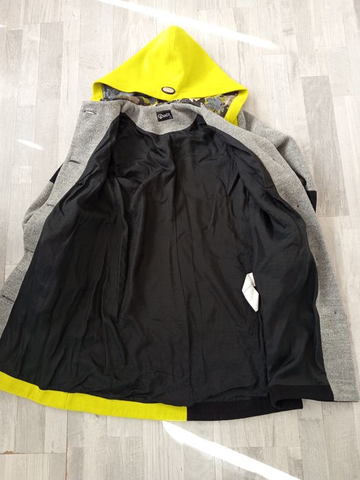 Дамско палто на Луси