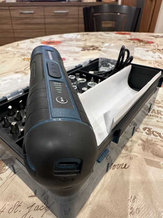 Акумулаторна отвертка 105 части 5Nm