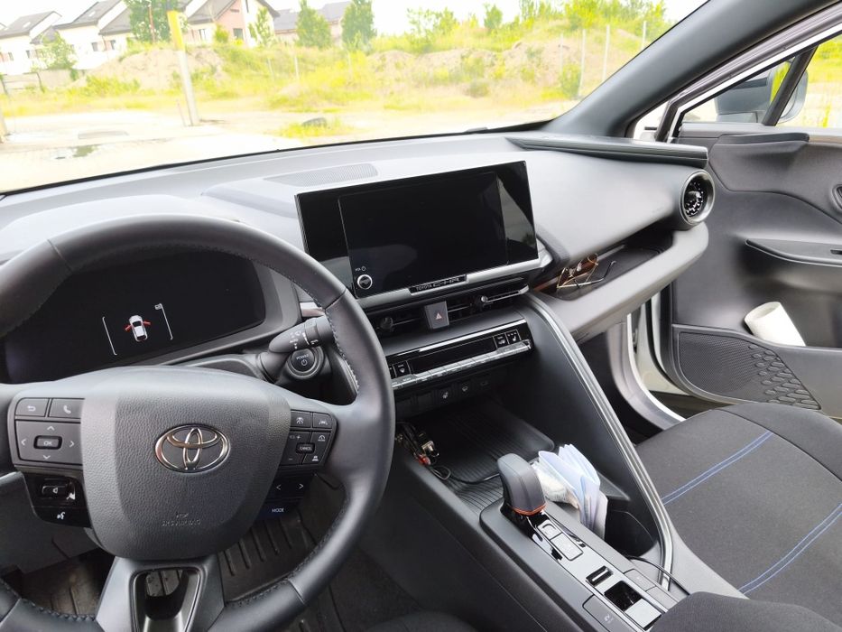 TOYOTA C-HR 2024 — imagine 4