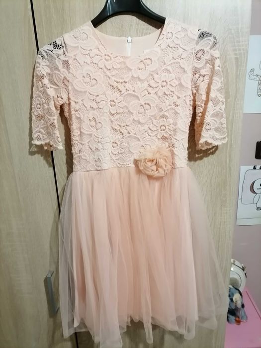 Лот от рокли 128,134,140