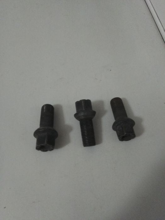 Брызговики.Хомут,болты.