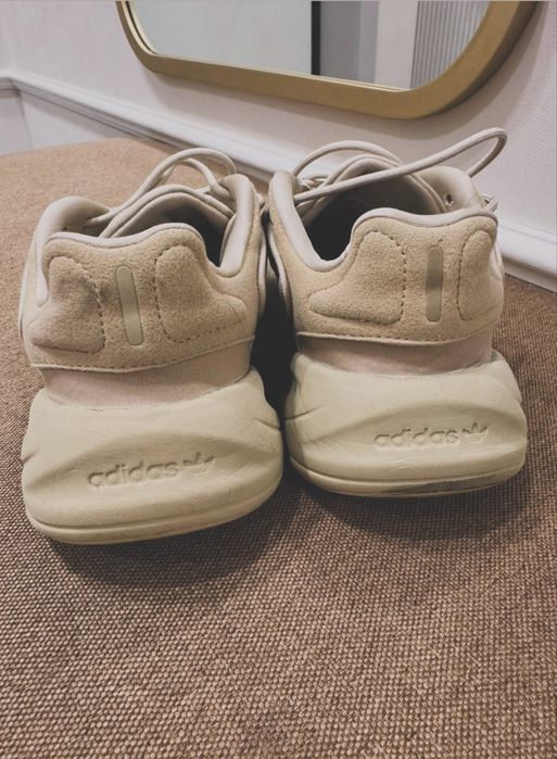 Продам кроссовки Adidas