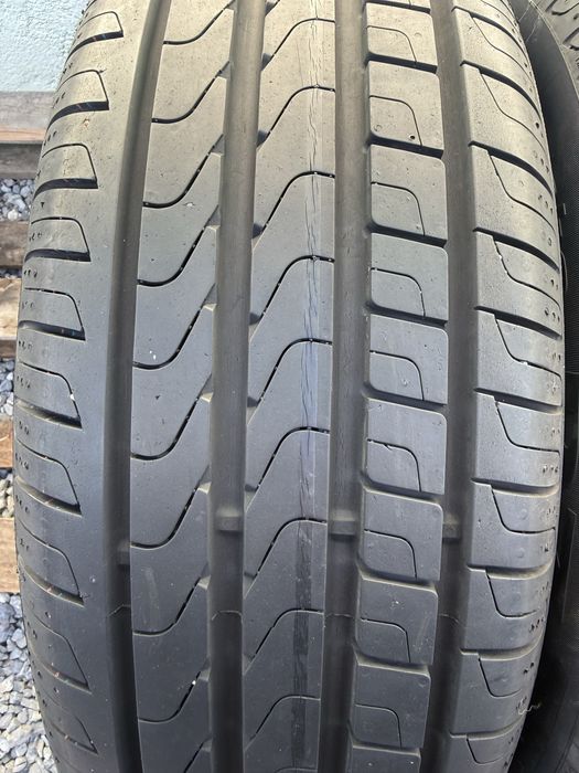 2бр 205/60/16 на 7мм с 18дот Пирели