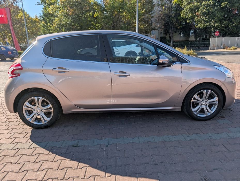 PEUGEOT 208 2013 — imagine 5