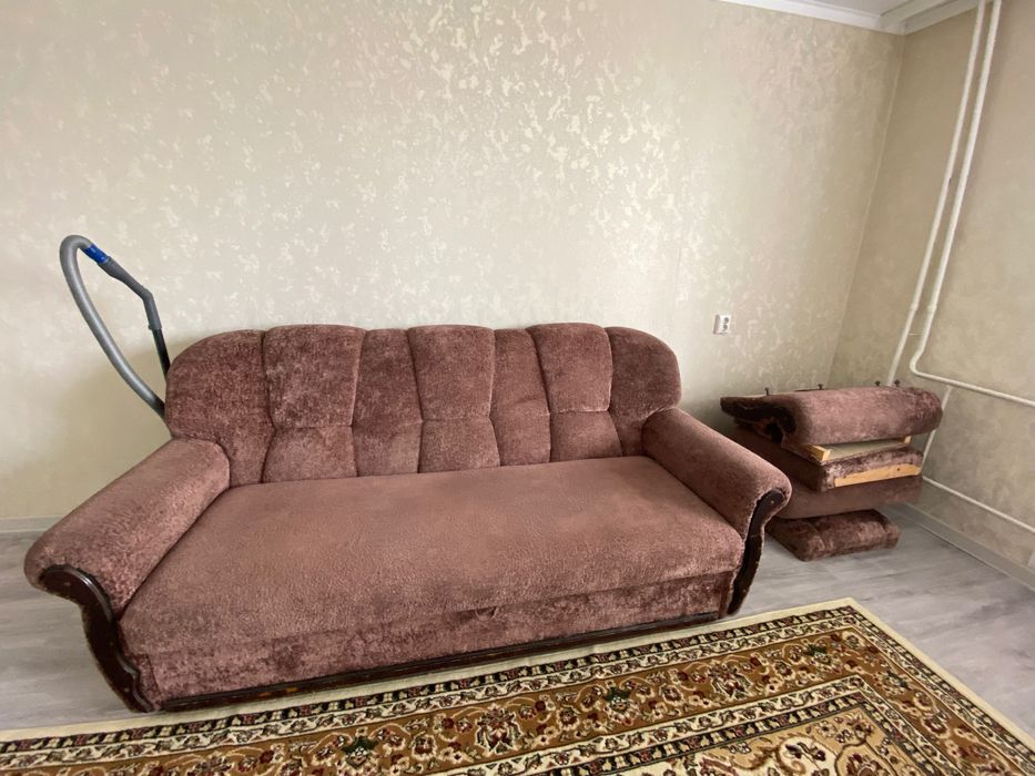 Продается диван и кресло.
