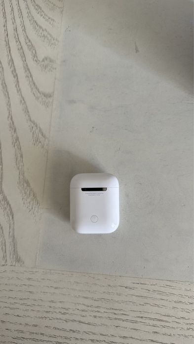 AirPods 1 поколения