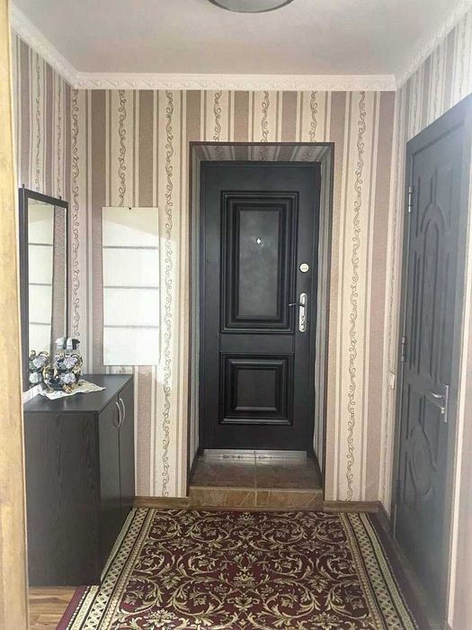 Шайхонтоҳур туманида 3 хонали таьмирланган хонадон сотаман.