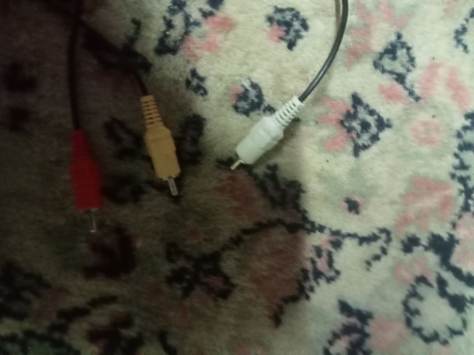 Vând PS 1 negociabil