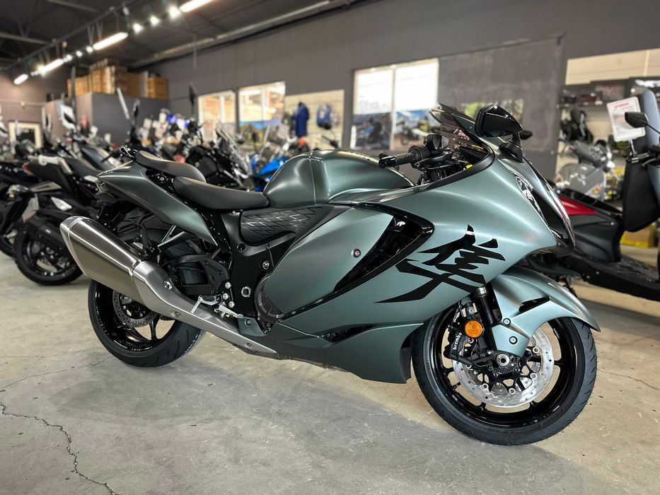 Suzuki Hayabusa GSX-R 1300 R - Suzuki Constanta by EST BIKE