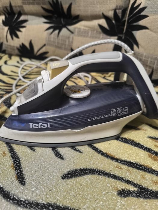 Утюг Tefal в нормальном состоянии