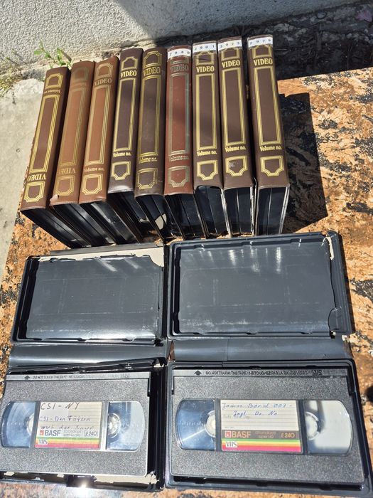 Vând Lot 40 casete video VHS originale Basf de 240 minute colectie de filme diferite genuri