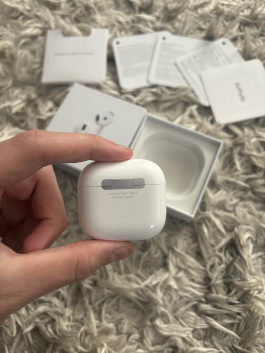 Apple AirPods 4